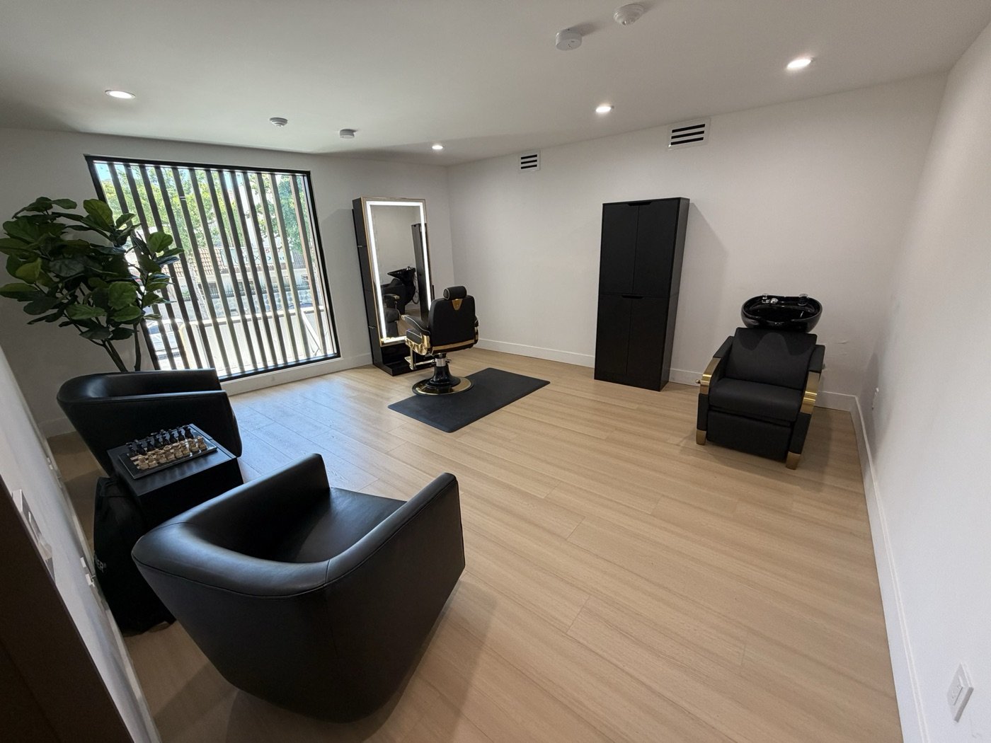 The Salon Suite